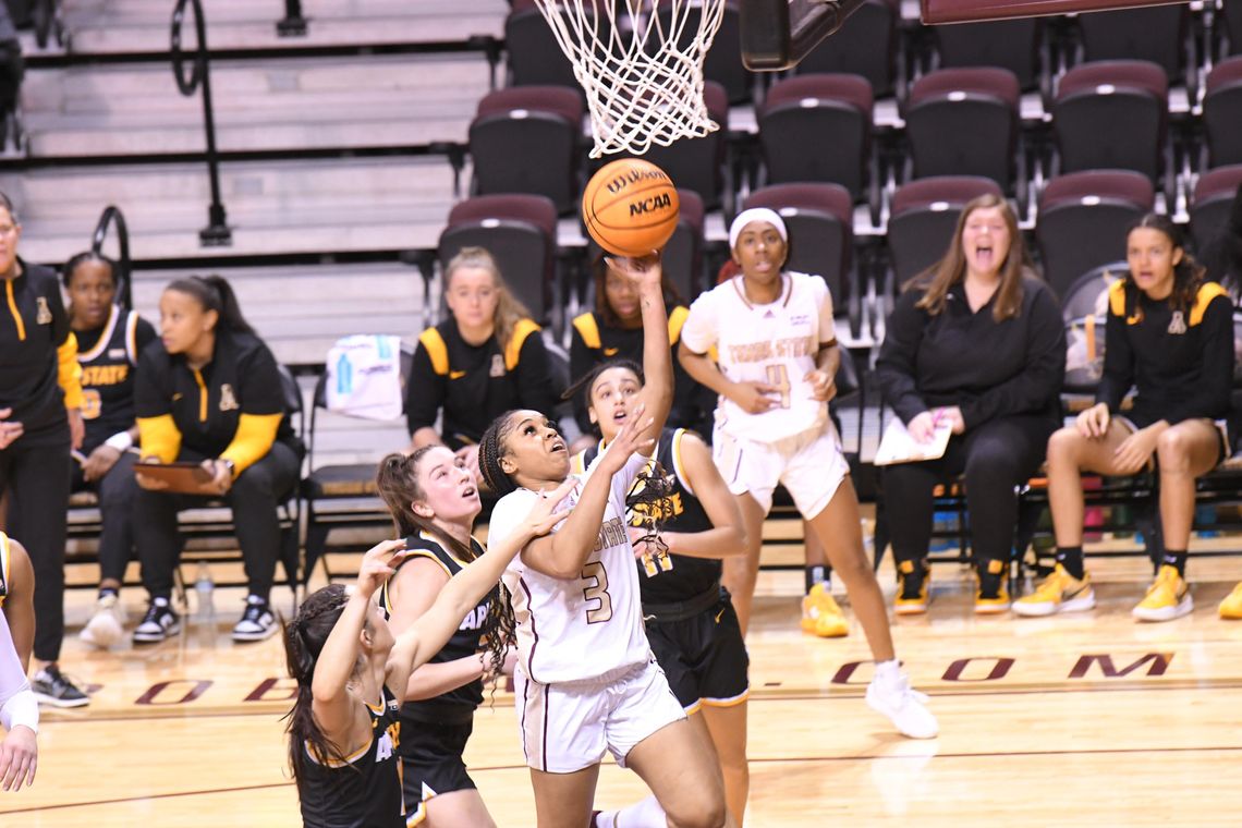 Texas State defeats Mountaineers in thriller