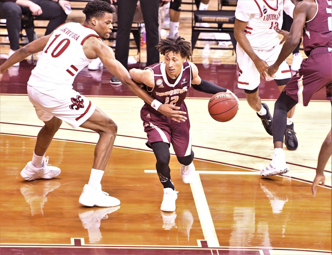 Texas State falls 74-73, suffers sweep against Louisiana