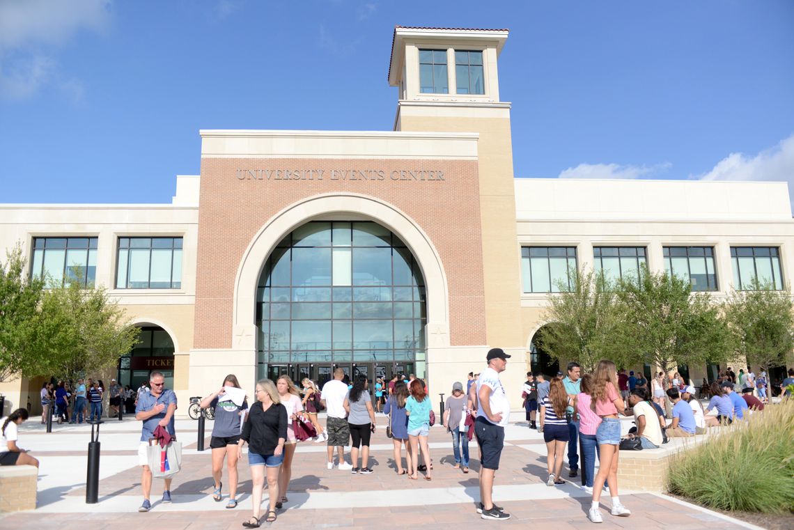 Texas State students move in 