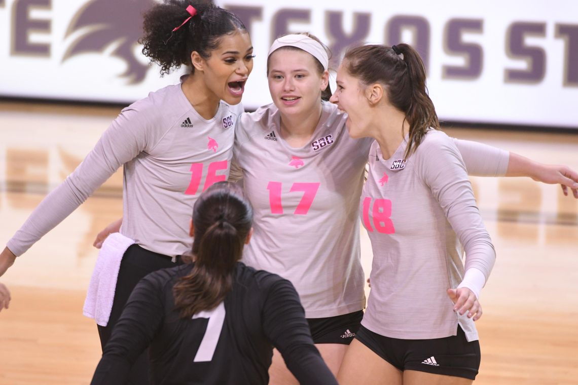 Texas State sweeps  Arkansas State amid another record  breaking performance