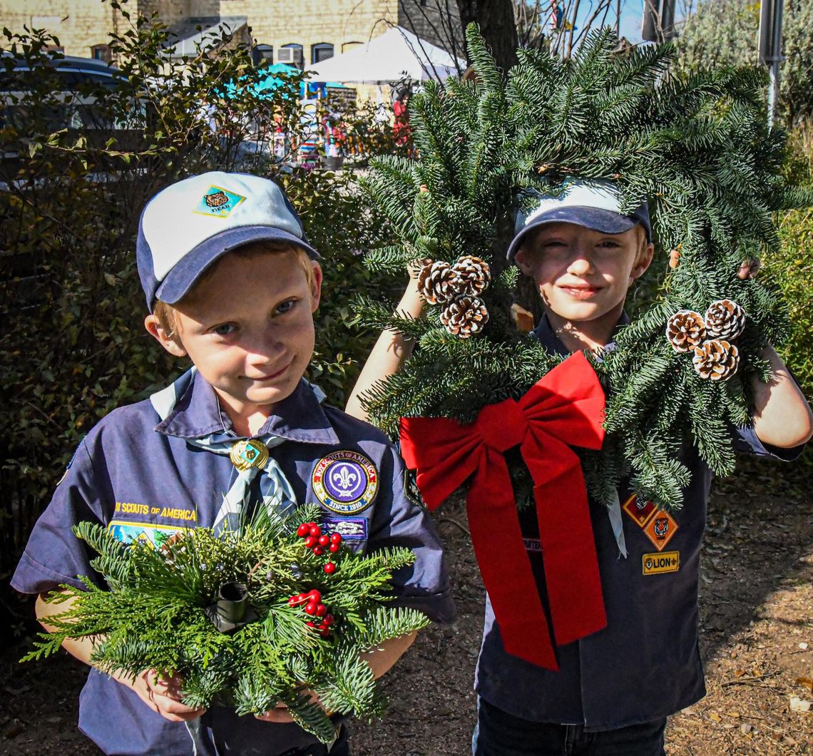 'TIS THE SEASON: Dripping Springs welcomes holidays with Christmas on Mercer Street 'TIS THE SEASON: Dripping Springs welcomes holidays with Christmas on Mercer Street