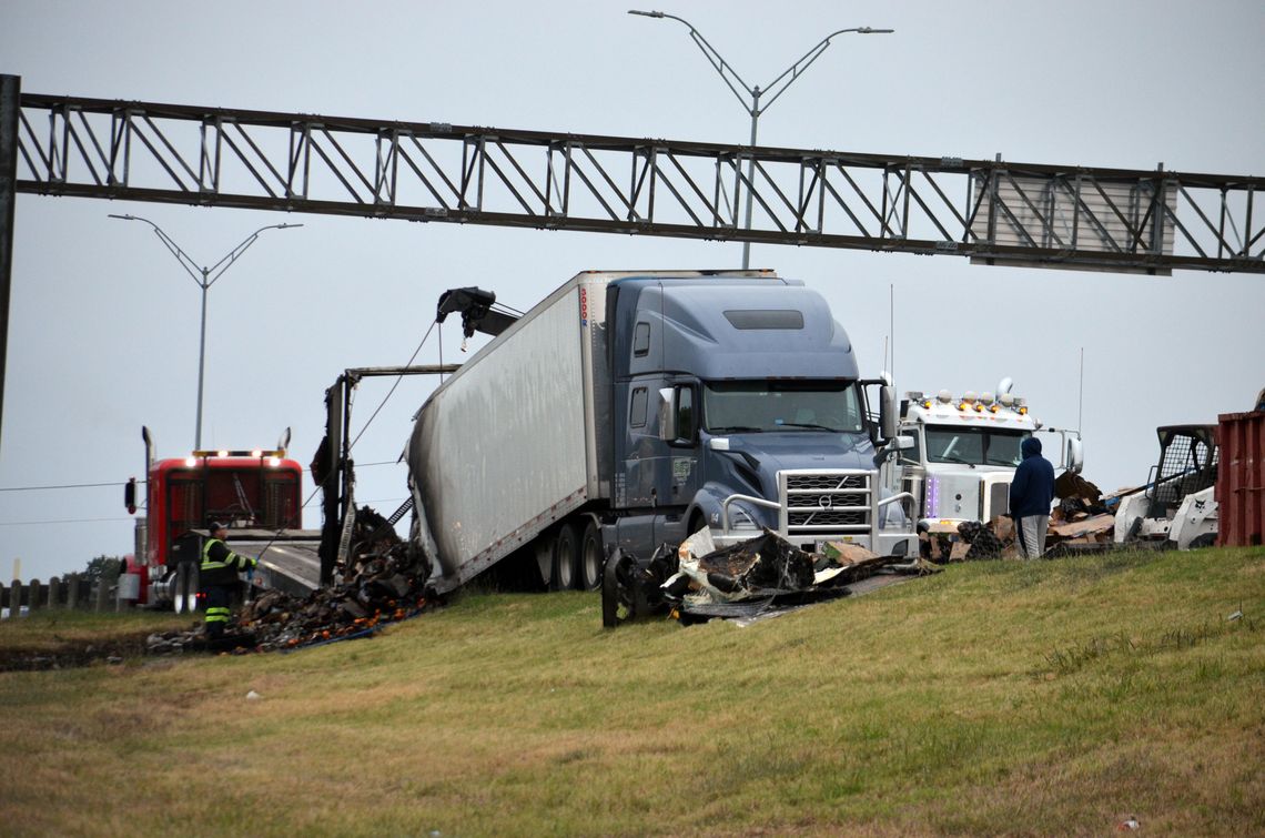 Truck fire snarls San Marcos traffic