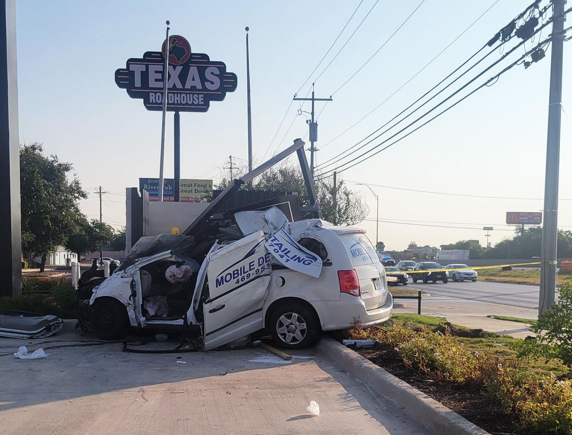 Two fatalities in multi-car crash on I-35