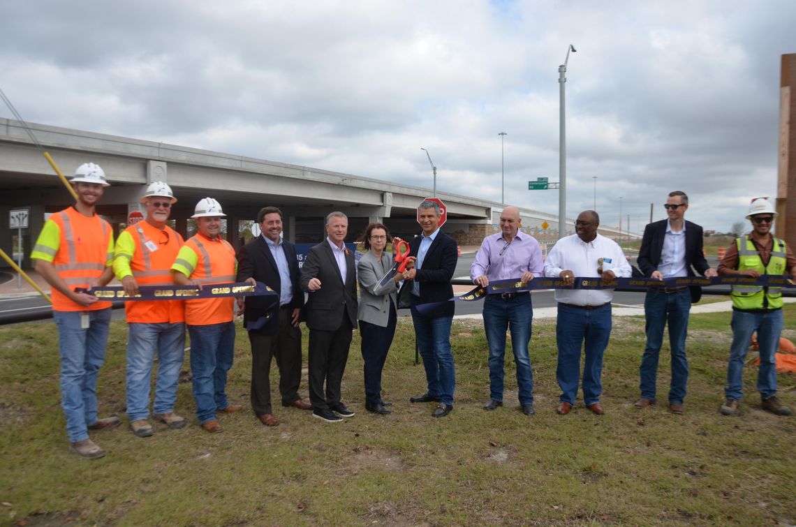 TxDOT cuts ribbon on I-35 at Posey Road project TxDOT cuts ribbon on I-35 at Posey Road project
