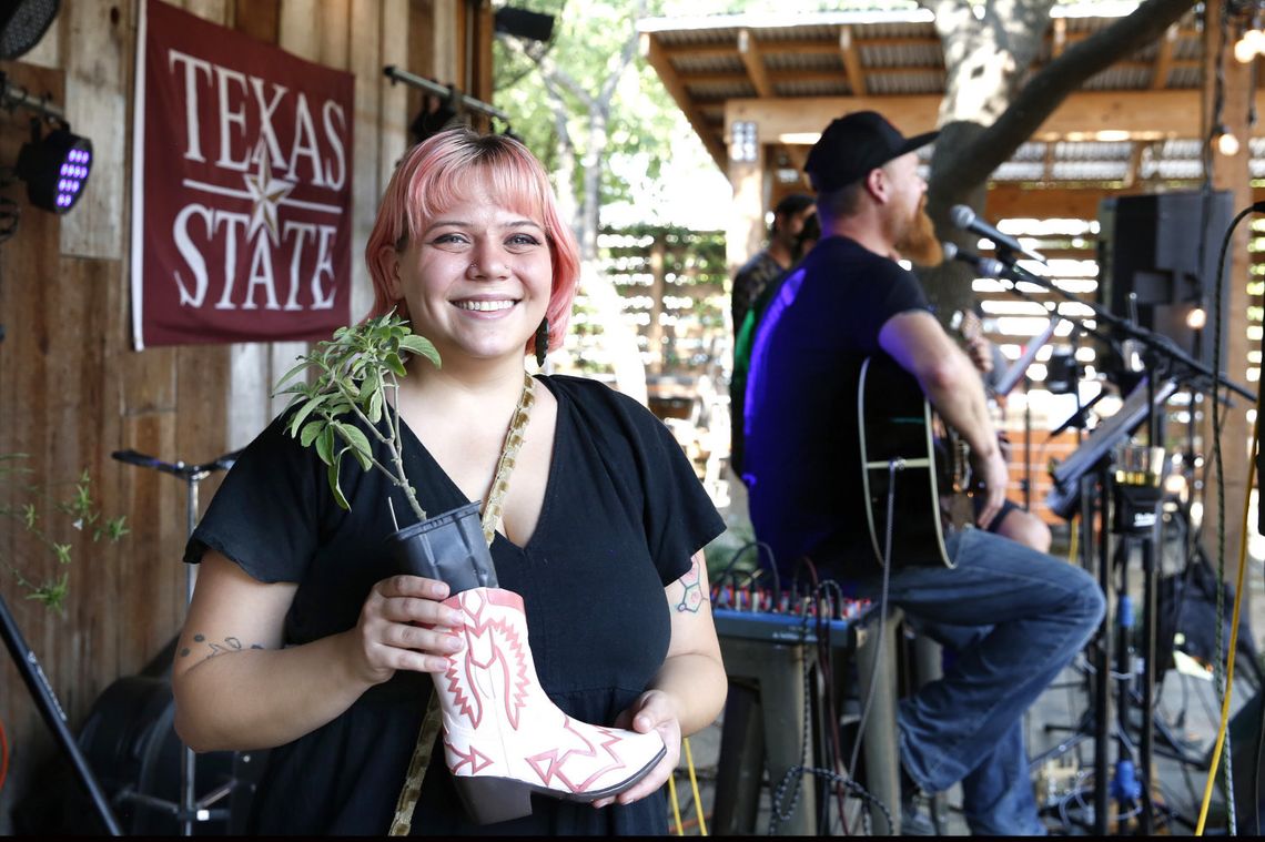 Zelicks plant pop-up caters to returning students